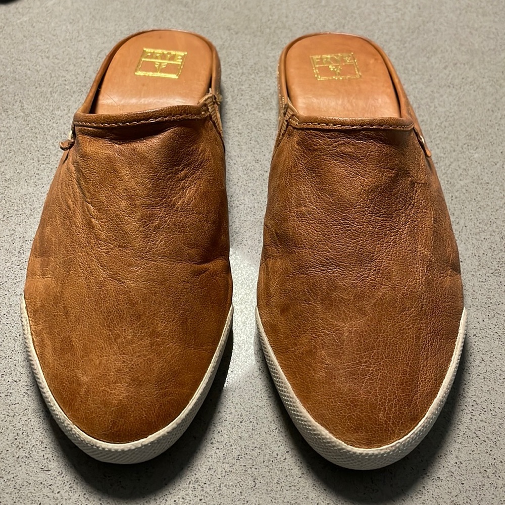 FRYE Flats